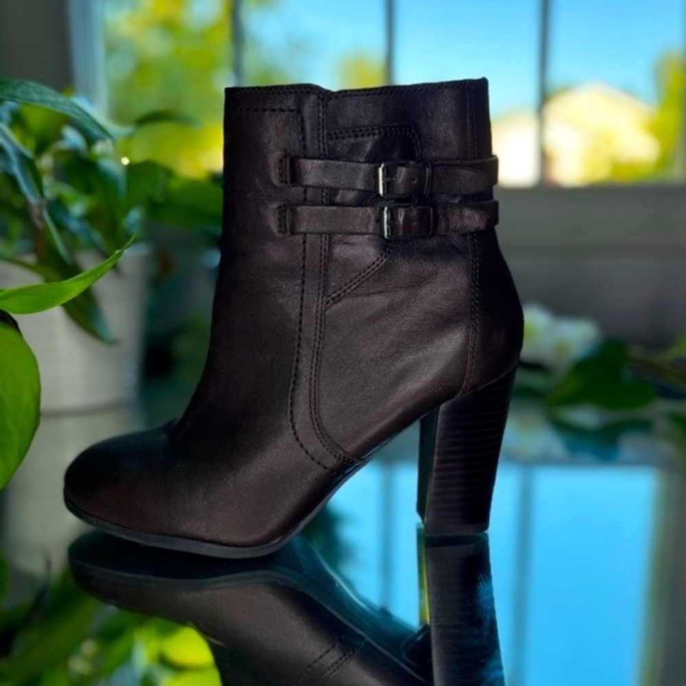 Marc Fisher Dark Brown Leather Ankle Boot With Buckle Kattie 3 Inch Heel Size 7M - Picture 2 of 16